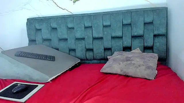 IsiisLovei online show from 03-02-26, 02:35