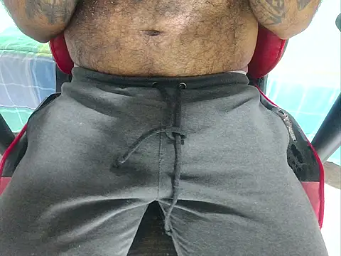 Snapshot of TeddyGominola_ chatting on 02-19-25, 01:39 TeddyGominola online show from 02-19-25, 01:39