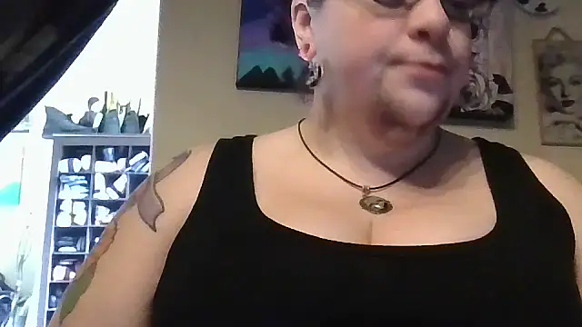 Snapshot of GothyBaby chatting on 11-13-25, 03:55 GothyBaby online show from 11-13-25, 03:55