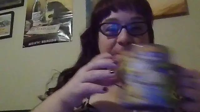 Snapshot of GothyBaby chatting on 12-04-25, 02:54 GothyBaby online show from 12-04-25, 02:54