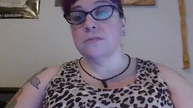 Snapshot of GothyBaby chatting on 12-15-25, 10:36 GothyBaby online show from 12-15-25, 10:36