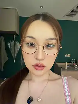 Snapshot of sphynx-_- chatting on 11-07-25, 02:17 sphynx- - online show from 11-07-25, 02:17