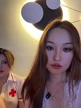 Snapshot of sphynx-_- chatting on 11-08-25, 11:43 sphynx- - online show from 11-08-25, 11:43