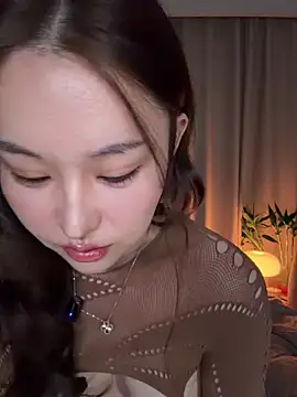 Snapshot of sphynx-_- chatting on 11-25-25, 02:17 sphynx- - online show from 11-25-25, 02:17