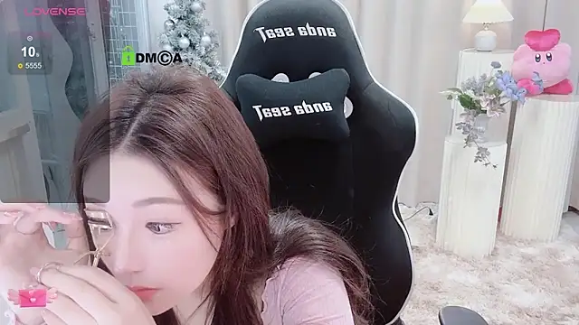 Happy Kitty online show from 12-19-24, 02:24