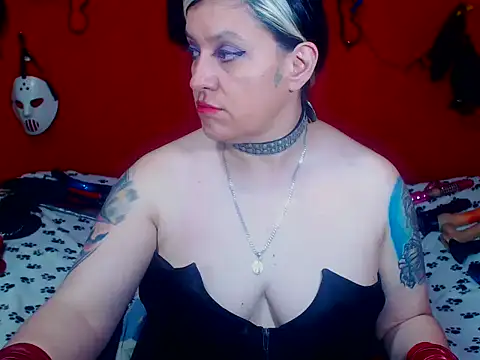 Snapshot of MATURE_Randy chatting on 09-10-25, 02:00 MATURE Randy online show from 09-10-25, 02:00