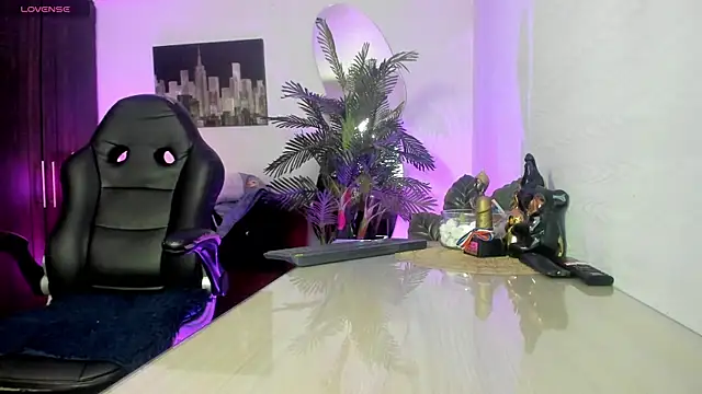 Amaia Bushida online show from 11-08-25, 02:12