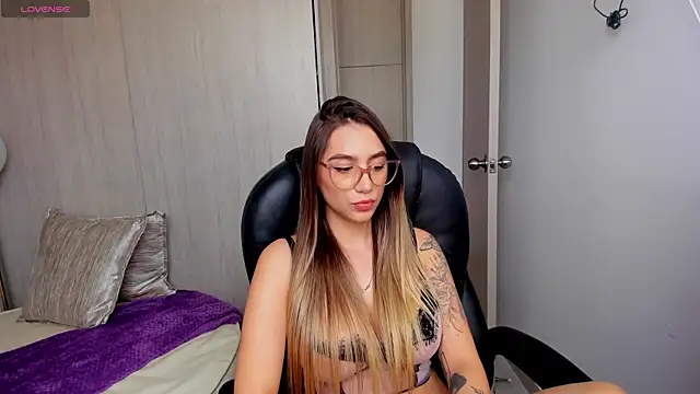 StacyConner online show from 10-21-25, 07:47