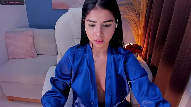 VictoriaLeia online show from 12-17-24, 04:45