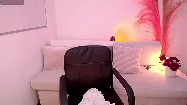 VictoriaLeia online show from 01-10-26, 12:45