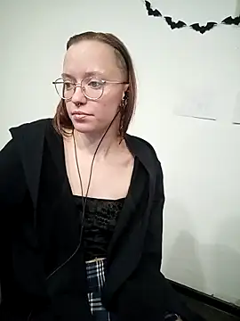Snapshot of Aelita_bb chatting on 02-16-25, 03:38 Aelita bb online show from 02-16-25, 03:38