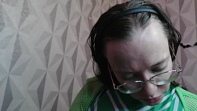 Snapshot of Aelita_bb chatting on 11-04-25, 01:21 Aelita bb online show from 11-04-25, 01:21