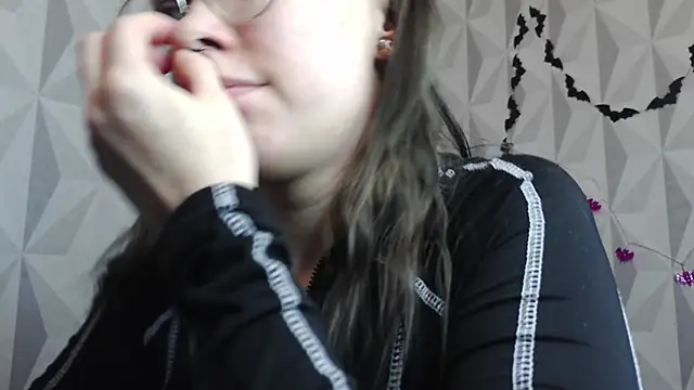 Snapshot of Aelita_bb chatting on 11-13-25, 12:59 Aelita bb online show from 11-13-25, 12:59