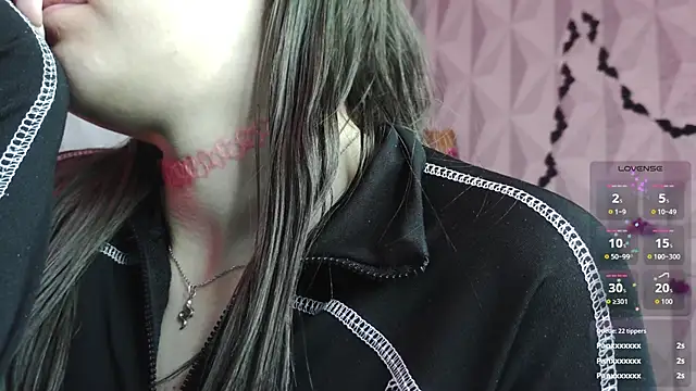 Snapshot of Aelita_bb chatting on 11-14-25, 01:04 Aelita bb online show from 11-14-25, 01:04