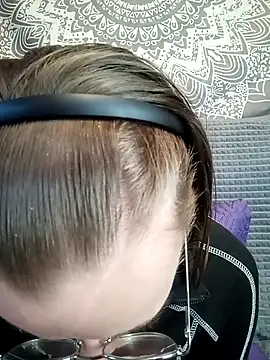 Snapshot of Aelita_bb chatting on 11-22-25, 11:20 Aelita bb online show from 11-22-25, 11:20