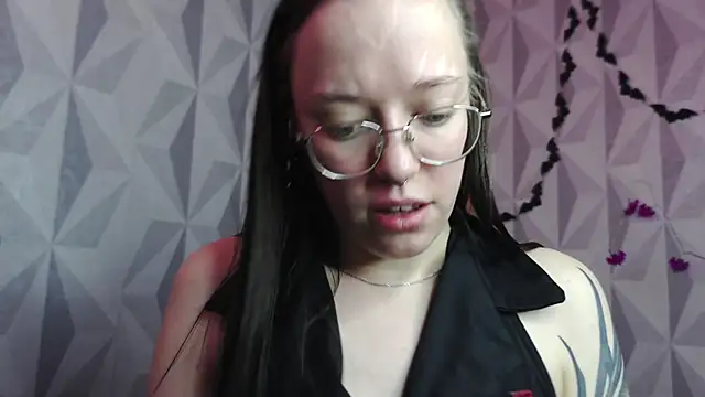 Snapshot of Aelita_bb chatting on 11-25-25, 01:11 Aelita bb online show from 11-25-25, 01:11