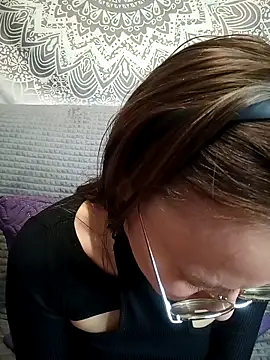 Snapshot of Aelita_bb chatting on 11-27-25, 12:40 Aelita bb online show from 11-27-25, 12:40