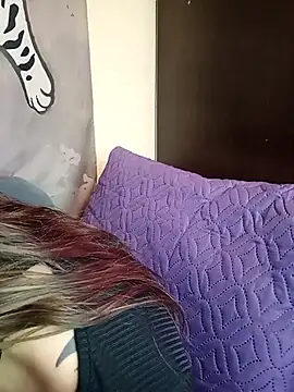 Snapshot of Aelita_bb chatting on 12-01-25, 03:28 Aelita bb online show from 12-01-25, 03:28