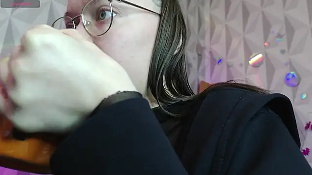 Snapshot of Aelita_bb chatting on 12-23-25, 12:30 Aelita bb online show from 12-23-25, 12:30