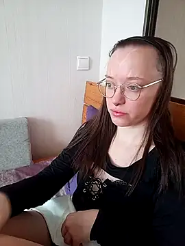 Snapshot of Aelita_bb chatting on 03-06-26, 08:44 Aelita bb online show from 03-06-26, 08:44