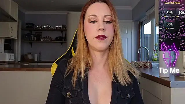 stripmequick online show from 02-18-25, 10:05