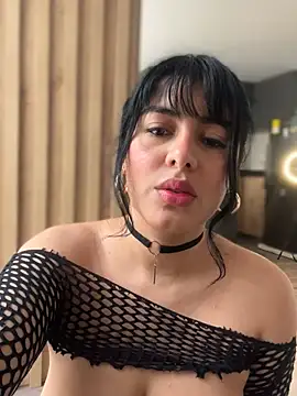 Roxxannne online show from 12-13-24, 05:43