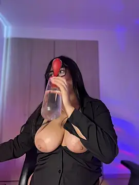 Roxxannne online show from 06-26-26, 10:03