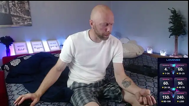 MaxRouger online show from 09-12-25, 06:24