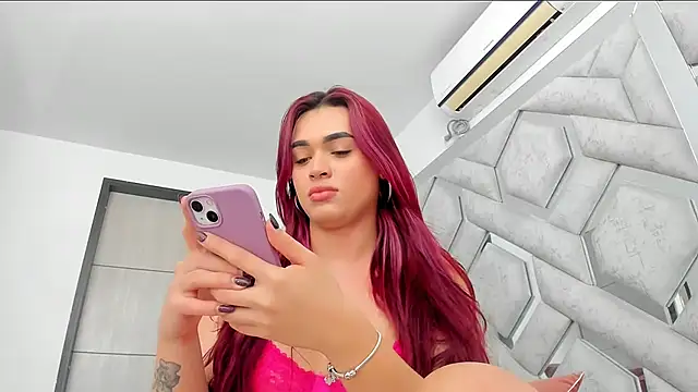 Snapshot of alexandra_fire69x chatting on 05-27-26, 02:47 alexandra fire69x online show from 05-27-26, 02:47