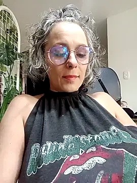 Snapshot of Pinkboobie chatting on 01-08-25, 05:15 Pinkboobie online show from 01-08-25, 05:15