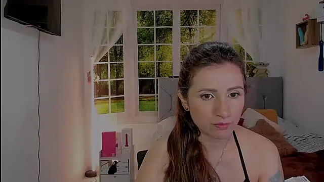 vanessabrown  online show from 05-02-26, 01:27