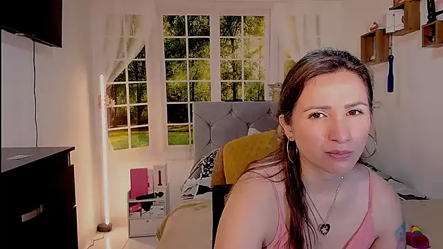 Snapshot of vanessabrown_ chatting on 07-05-26, 04:36 vanessabrown online show from 07-05-26, 04:36