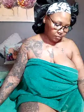 Snapshot of PearlSexxy69 chatting on 03-17-25, 03:40 PearlSexxy69 online show from 03-17-25, 03:40