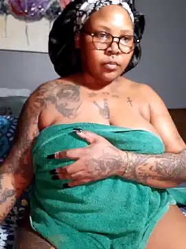 Snapshot of PearlSexxy69 chatting on 03-22-25, 08:26 PearlSexxy69 online show from 03-22-25, 08:26