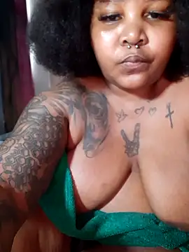 Snapshot of PearlSexxy69 chatting on 09-15-25, 08:14 PearlSexxy69 online show from 09-15-25, 08:14