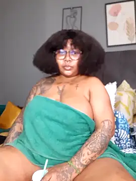 Snapshot of PearlSexxy69 chatting on 10-13-25, 09:20 PearlSexxy69 online show from 10-13-25, 09:20