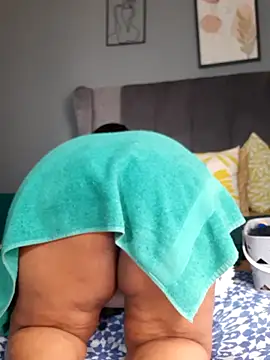 Snapshot of PearlSexxy69 chatting on 10-19-25, 12:06 PearlSexxy69 online show from 10-19-25, 12:06