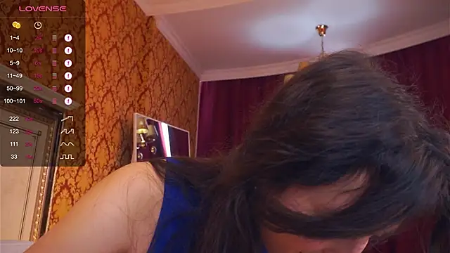 Snapshot of Holla_Molly chatting on 01-21-25, 08:30 Holla Molly online show from 01-21-25, 08:30