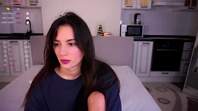 Snapshot of Holla_Molly chatting on 02-22-25, 01:02 Holla Molly online show from 02-22-25, 01:02