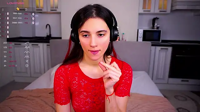 Snapshot of Holla_Molly chatting on 02-23-25, 12:16 Holla Molly online show from 02-23-25, 12:16