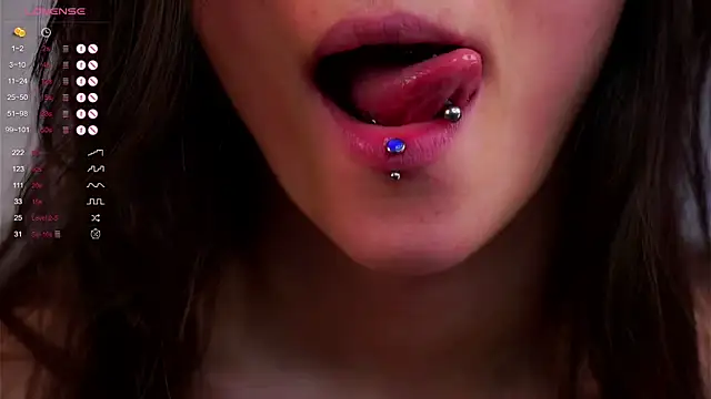 Snapshot of Holla_Molly chatting on 03-01-25, 12:12 Holla Molly online show from 03-01-25, 12:12