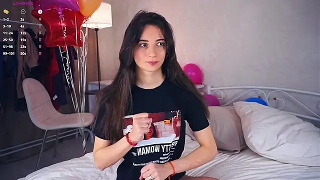 Snapshot of Holla_Molly chatting on 03-22-25, 05:49 Holla Molly online show from 03-22-25, 05:49