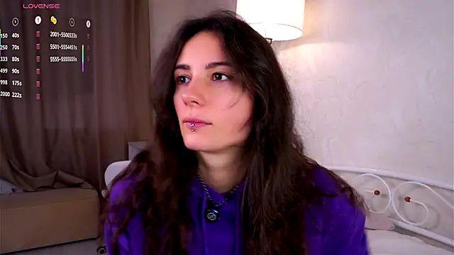 Snapshot of Holla_Molly chatting on 11-02-25, 05:32 Holla Molly online show from 11-02-25, 05:32