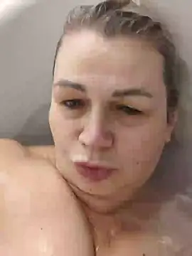 Snapshot of glamour_kitten chatting on 03-21-26, 12:26 glamour kitten online show from 03-21-26, 12:26