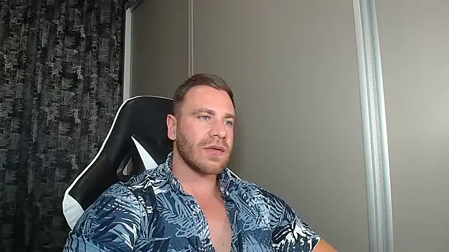 Thori92 online show from 07-12-26, 06:21