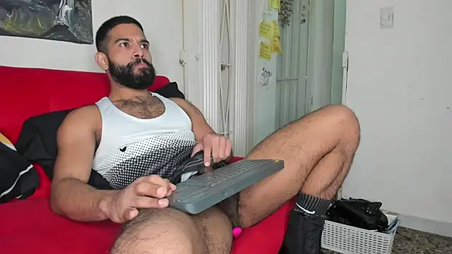 Snapshot of sweatyhairypig23 chatting on 01-11-26, 03:55 sweatyhairypig23 online show from 01-11-26, 03:55