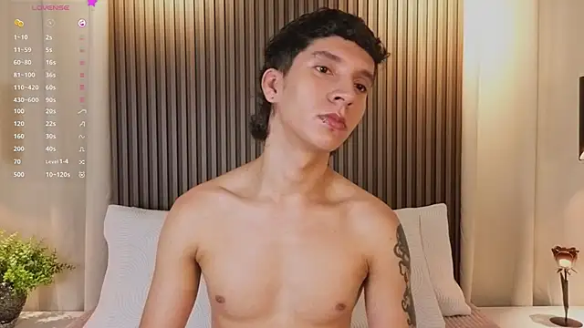 Snapshot of JacoboSwam chatting on 05-19-26, 01:56 JacoboSwam online show from 05-19-26, 01:56