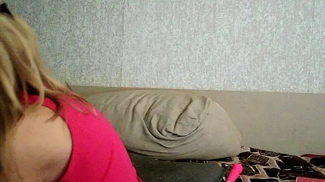 Snapshot of ValeriaLight chatting on 10-28-25, 03:10 ValeriaLight online show from 10-28-25, 03:10