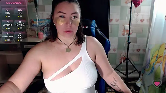 Korolek12 online show from 11-17-25, 04:40