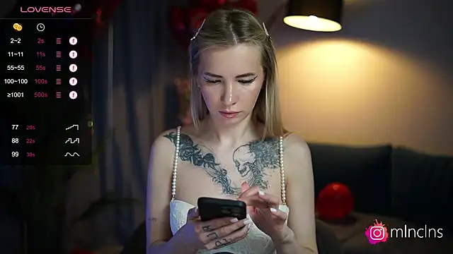Snapshot of melanielwithu chatting on 02-22-25, 04:19 melanielwithu online show from 02-22-25, 04:19